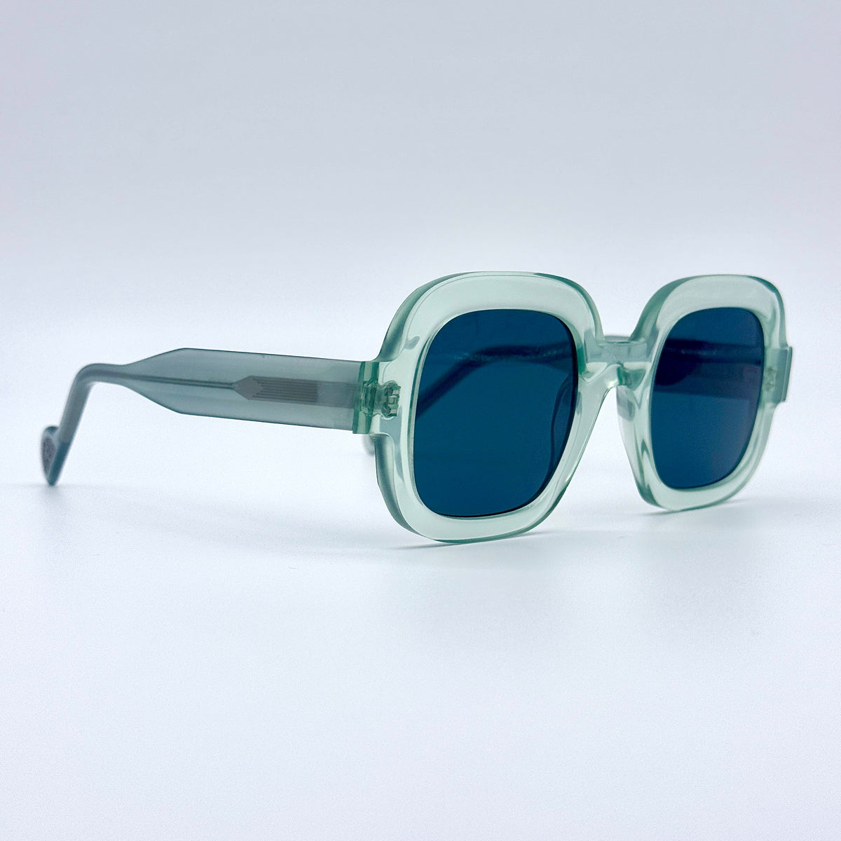 Anne Et Valentin, Sirani, 25D23 Crystal Mint